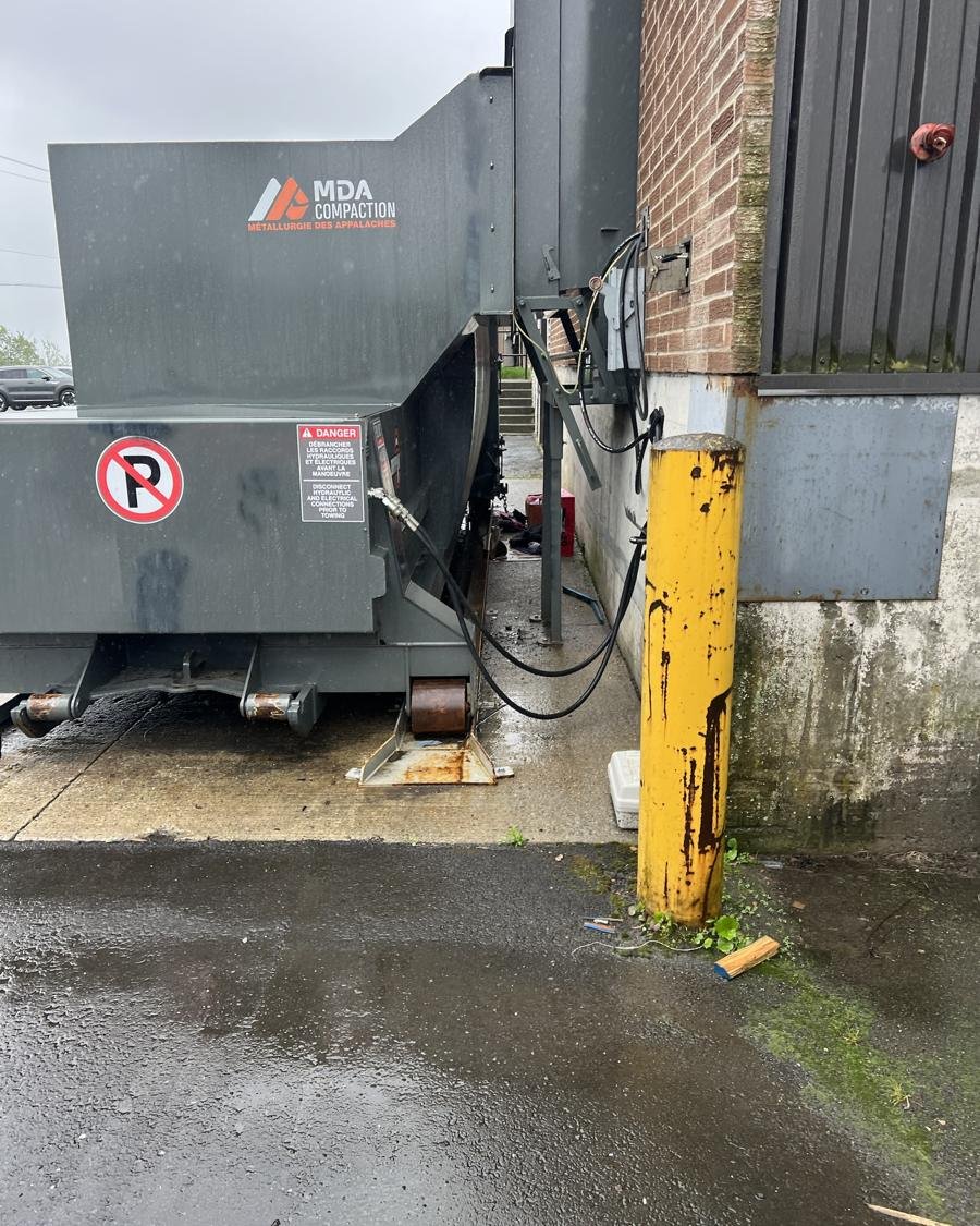 Compacteur commercial avant