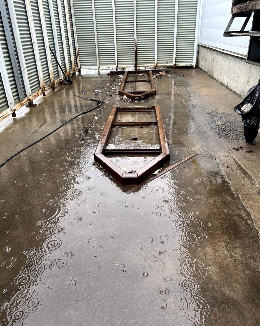 Aire de compacteur avant